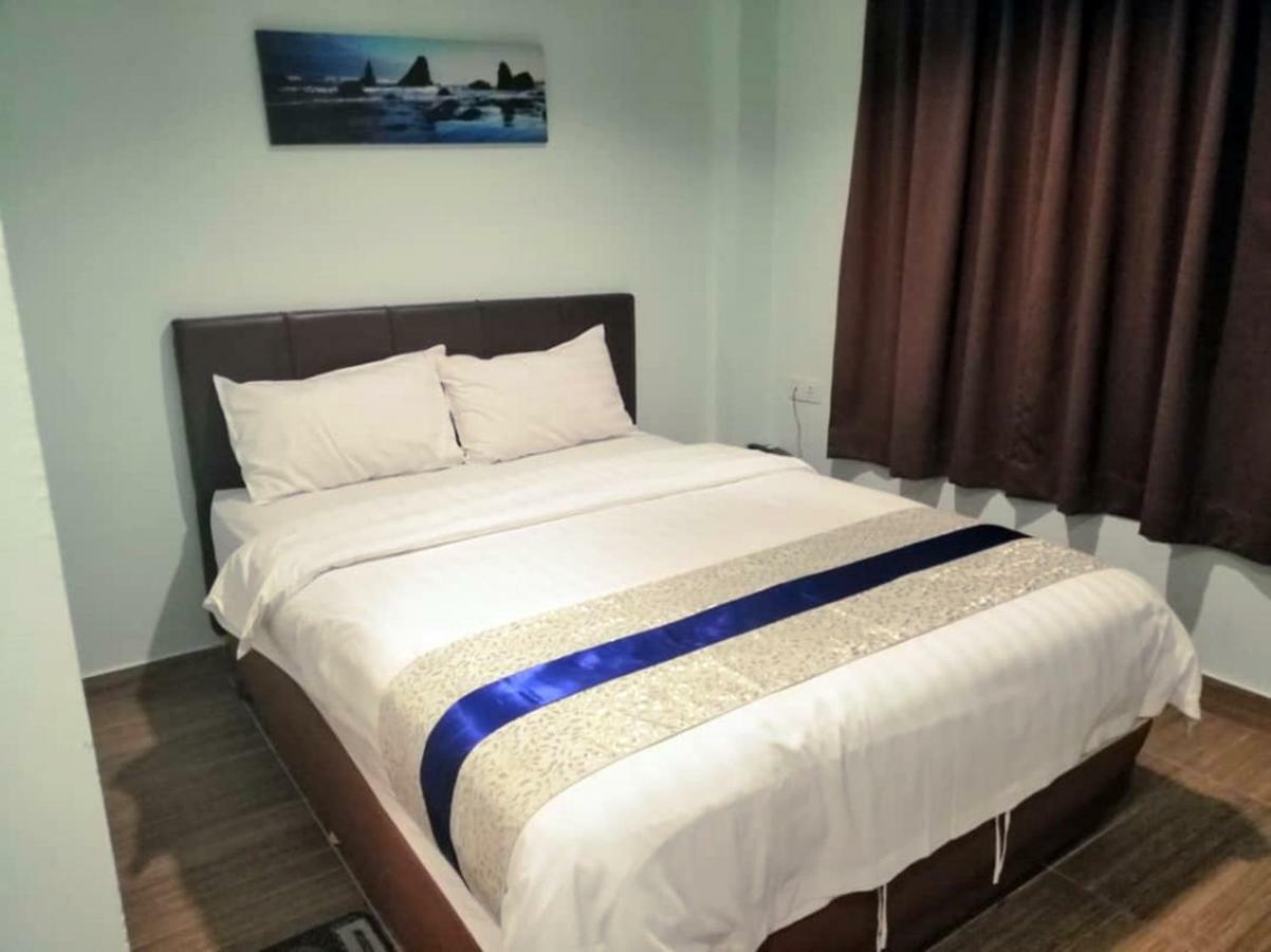 Summer Hotel Kota Kinabalu Esterno foto